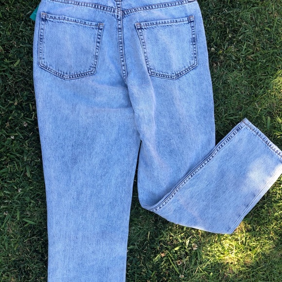 |SOLD| AEROPOSTAL Ripped Mom Jeans (Genuine Denim) - Picture 4 of 5